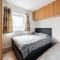Lloyd St Apartment