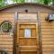 The Old Pumphouse Shepherds Hut with Hot Tub - Upper Hulme