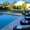 Mas Beau Soleil & Spa Cottages de Charme avec Jacuzzi&Jardin Privés - Saint-Rémy-de-Provence