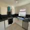 3 bedroom Garden apartment next to craig-y-don park - Llandudno