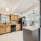 6838 W 74th Ave