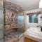 151 CR 200 All 3 Cabins