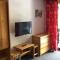 Studio Confortable avec Balcon, Centre de Val dIsère, Proche Pistes - FR-1-518-126