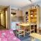 Studio Confortable avec Balcon, Centre de Val dIsère, Proche Pistes - FR-1-518-126