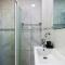 Phaedrus Living: Seaside Luxury Flat Lighthouse 66