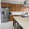 Beachfront 4 BR Penthouse - Pool Steps to Beach & Mins to Downtown - 罗萨里托
