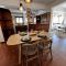 mhouse44