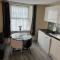 Ground Floor 1 Bedroom Apt With Parking, Edge of Glastonbury and Street - Street