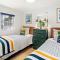 Seascape Motel & Cottages