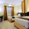 Pose In Hotel Solo