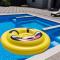 relax and more house with pool - ليوبوشكي