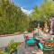 Lovely Green Valley Abode with Community Pool!