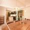 Maison Rénovée avec Jacuzzi et Cuisine dÉté au Centre du Village - FR-1-434-97