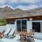 360 view to ocean and cliffs