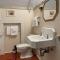 Marshlands Inn