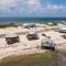 Island Escape - Gulf Access and Pet Friendly - Plus AMAZING views from the CROWS NEST! home - Дофин-Айленд
