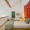 Aspen Creek by 101 Great Escapes