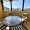 Queens Gardens suite by the sea, pool and mall