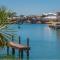 "WATERLILY HOUSE" - Luxury Canal House, Jetty, Dog & Child Friendly - Sleeps 14