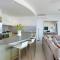 3 Hilltop Villas White Water Views from the Heart of Sunshine