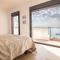 DEK001 Riverview Modern Townhouse in Centre of Ay