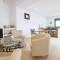 DEK001 Riverview Modern Townhouse in Centre of Ay