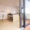 DEK001 Riverview Modern Townhouse in Centre of Ay