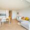 Moderne studio met fantastisch frontaal zeezicht