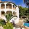 Large chalet with private pool - Altea