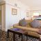 Gaslamp Plaza Suites