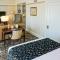 Gaslamp Plaza Suites