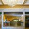 Gaslamp Plaza Suites
