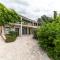 Home Away from home with outdoor pool, botanical garden and a beautiful sea view