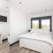 73 East Parade, Cherry Tree Apt Modern 3-bed Duplex Apt in York with 75 inch TV I Pass The Keys - York