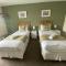 Number 19 Guest House - 4 miles from Barrow in Furness - 1 mile from Safari Zoo - Dalton-in-Furness