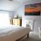 The Seaview Snug
