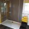 The Old Potting Shed with hot tub. Colan, Newquay.