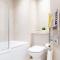 Cosy Open Plan Harbourside Inn with SuperKing Beds, Wood Burning Stove and Bar