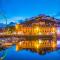 Cosy Open Plan Harbourside Inn with SuperKing Beds, Wood Burning Stove and Bar