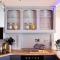Cosy Open Plan Harbourside Inn with SuperKing Beds, Wood Burning Stove and Bar