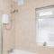 Leeds city centre spacious house free parking and Wi-Fi