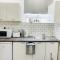 Lovely Estelle Studio Apartment by CityNest - Blackpool