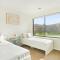 KOZYGURU Greenvale VIC Roomy Charming 7 Bed House + Free Parking VGR021