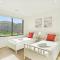 KOZYGURU Greenvale VIC Roomy Charming 7 Bed House + Free Parking VGR021