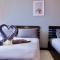GOLDEN GUESTHOUSE by The Beach Cha Am