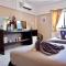GOLDEN GUESTHOUSE by The Beach Cha Am