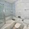 Whale - Apartment with Wi-Fi and heated pool