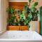 Charming home with roof terrace in East London by UnderTheDoormat - 伦敦