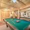 Cozy Mount Snow Chalet with Game Room and Hot Tub - Dover