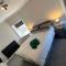Modern 2BR Apartment - Sleeps 4 - Parking & Pets - Coast Serviced Apartments - Enquire for Trade & Long stays